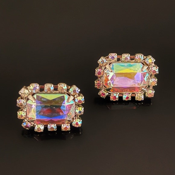 ✨Dazzling Vintage Retro Stud Earrings - Picture 1 of 2